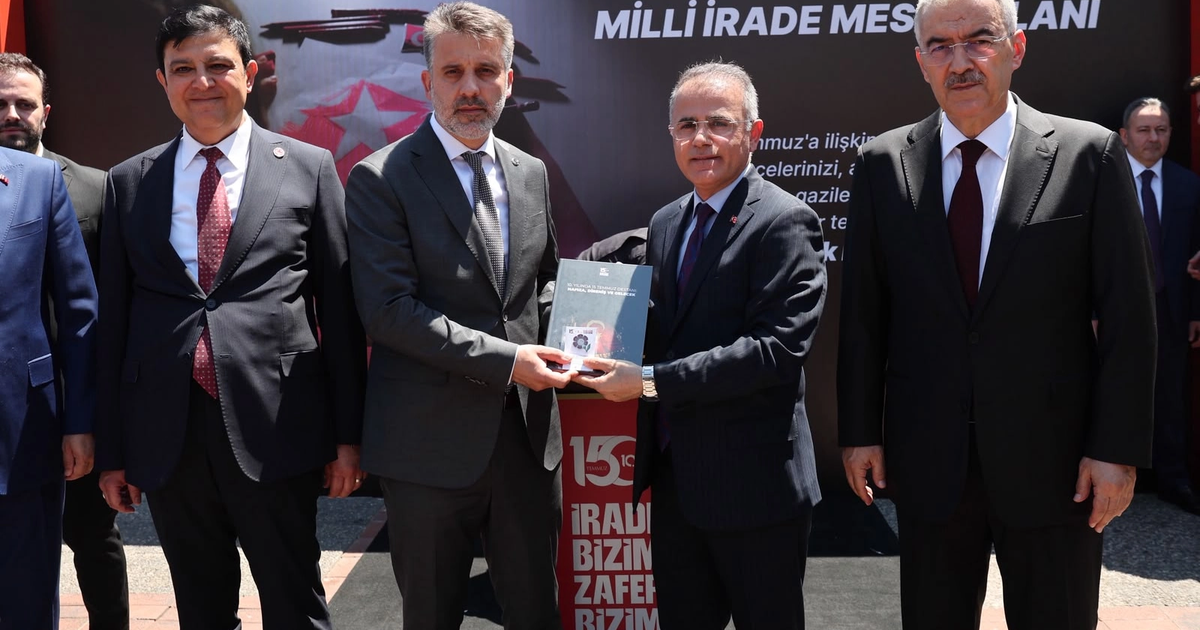 Bursa’da 15 Temmuz programı şehitler anması ile başladı