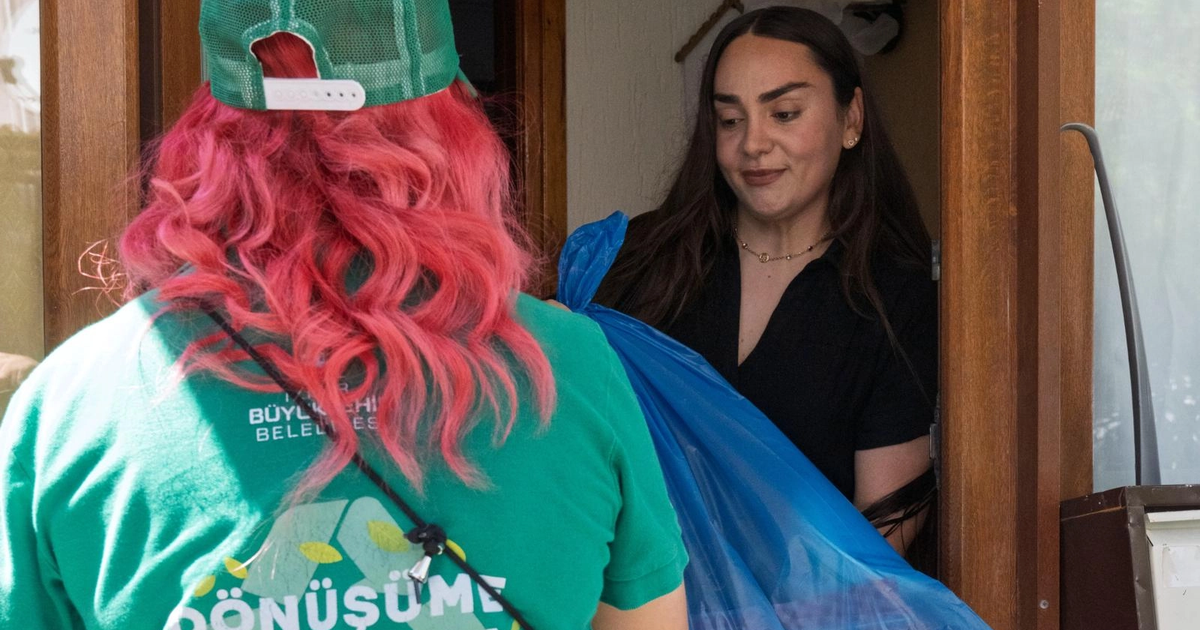 İzmir'de geri dönüşüm kapıya geldi