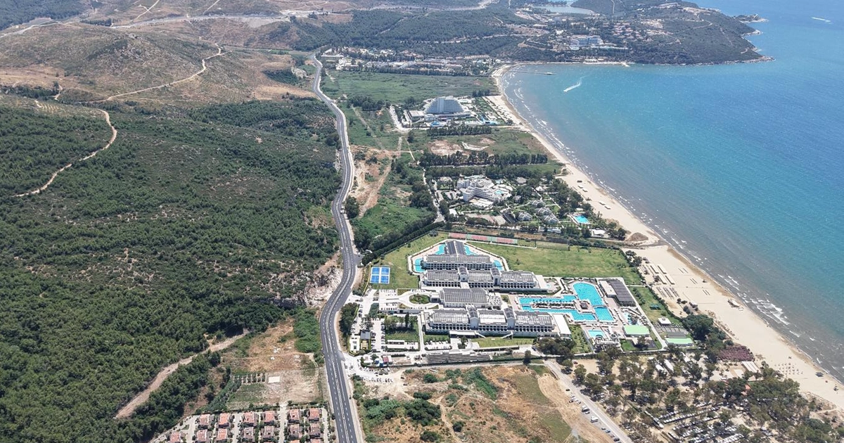 İzmir'de Pamucak yolu baştan sona yenilendi