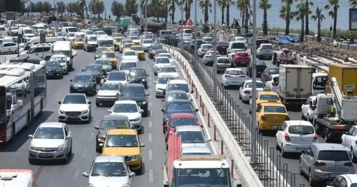 İzmir'de trafik artıyor - Gündem Haberleri