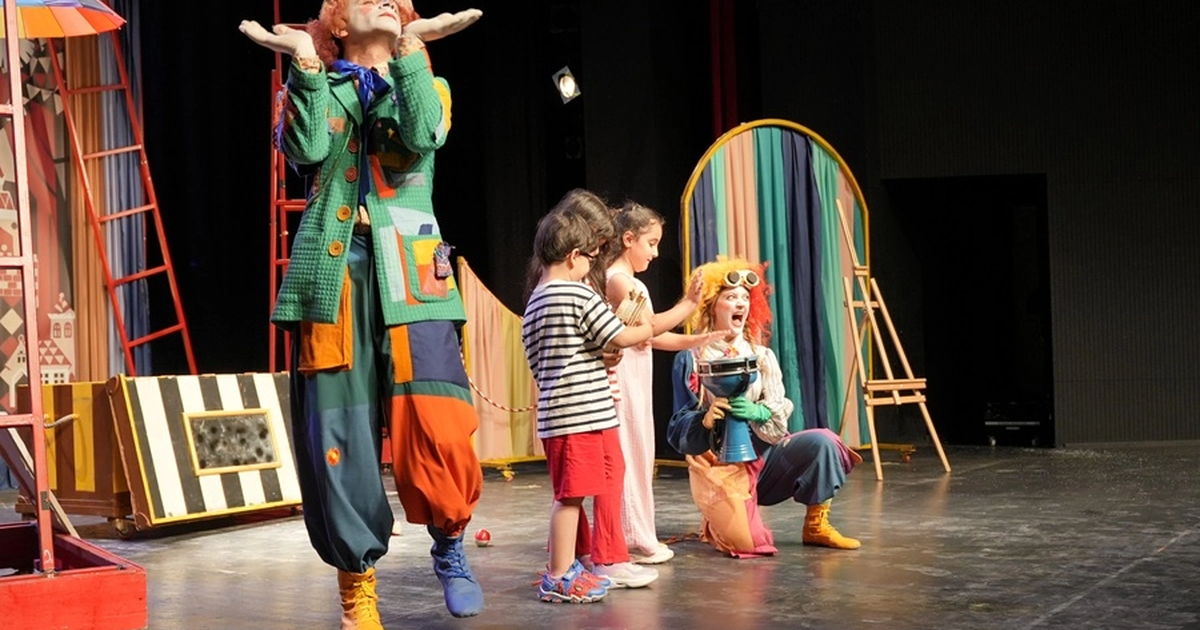"Toti ile Poti" Van'da çocuklarla bir araya geldi