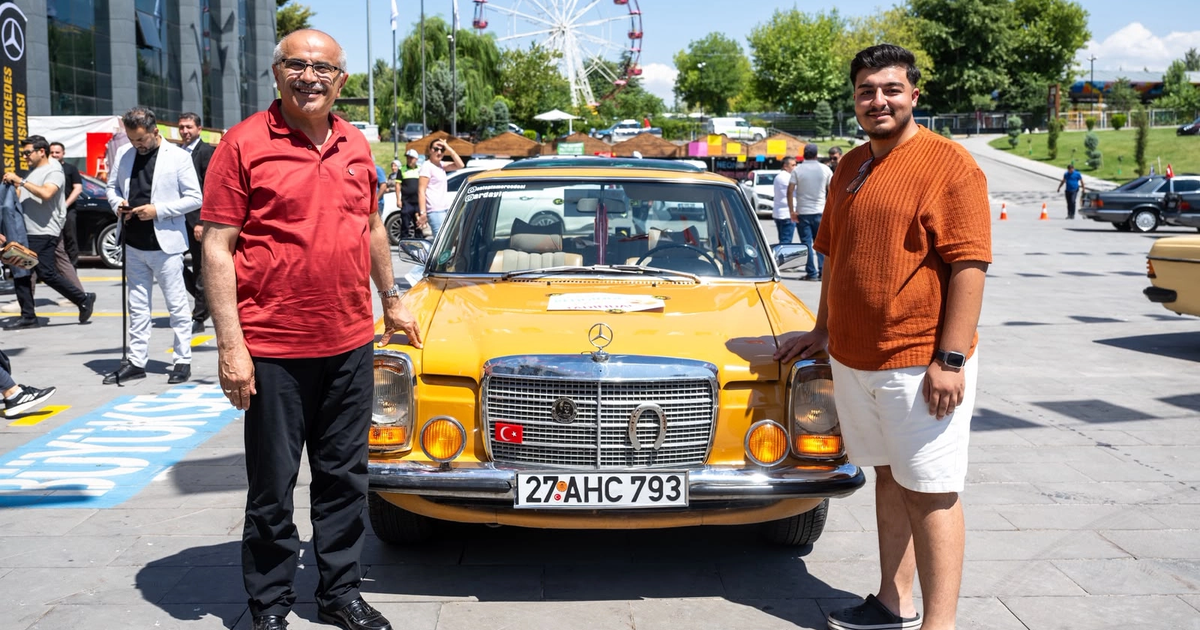 Kayısı Festivali'nde klasik Mercedes buluşması