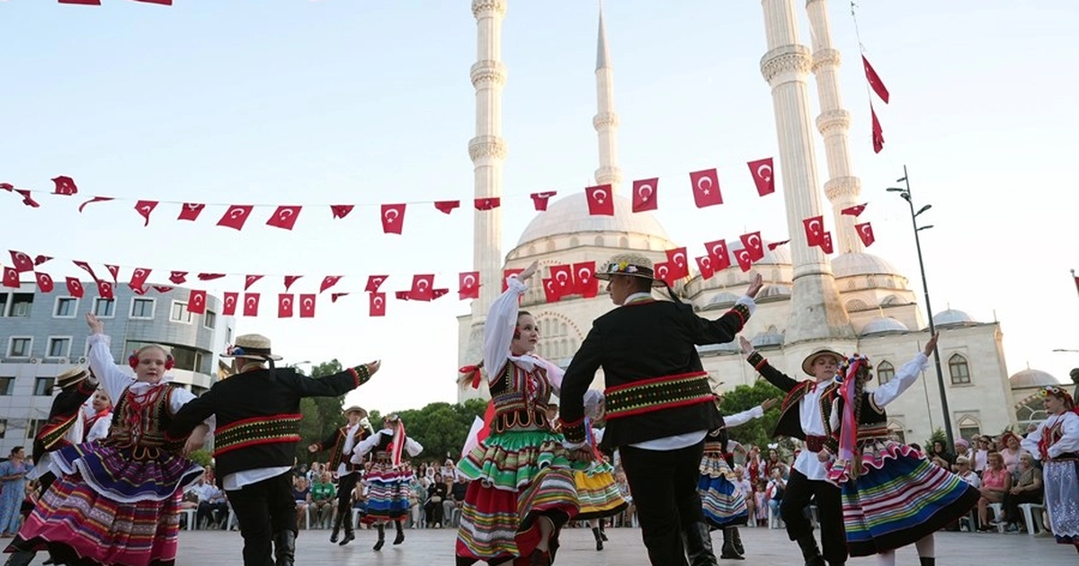 Dünyanın renkleri Maltepe’de buluştu