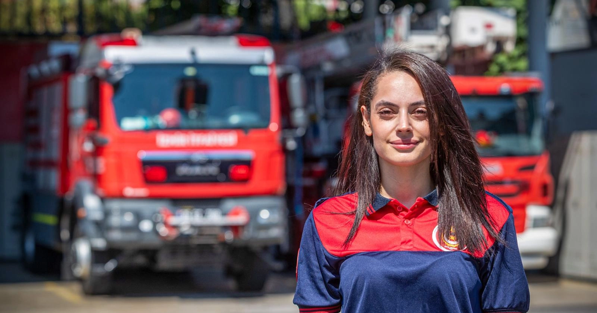 İzmir İtfaiyesi’nin ilk kadın şoförü