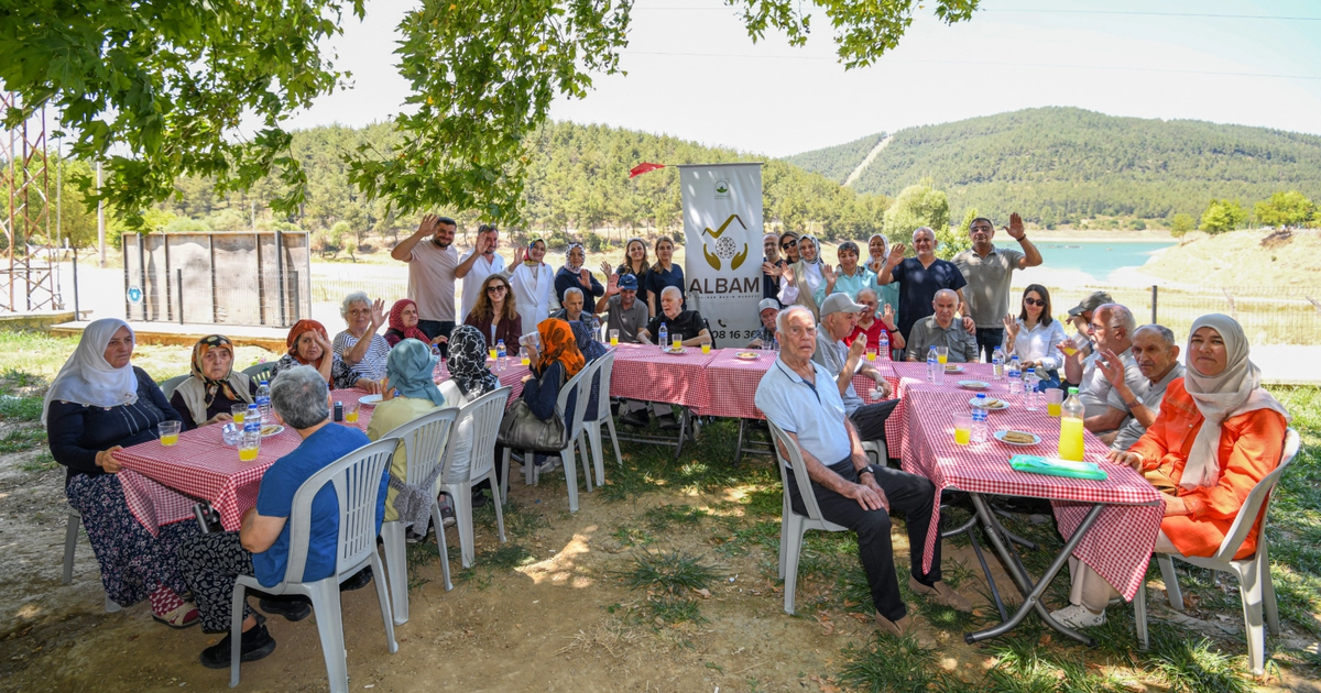 Bursa Osmangazi’den alzheimer hastalarına anlamlı etkinlik