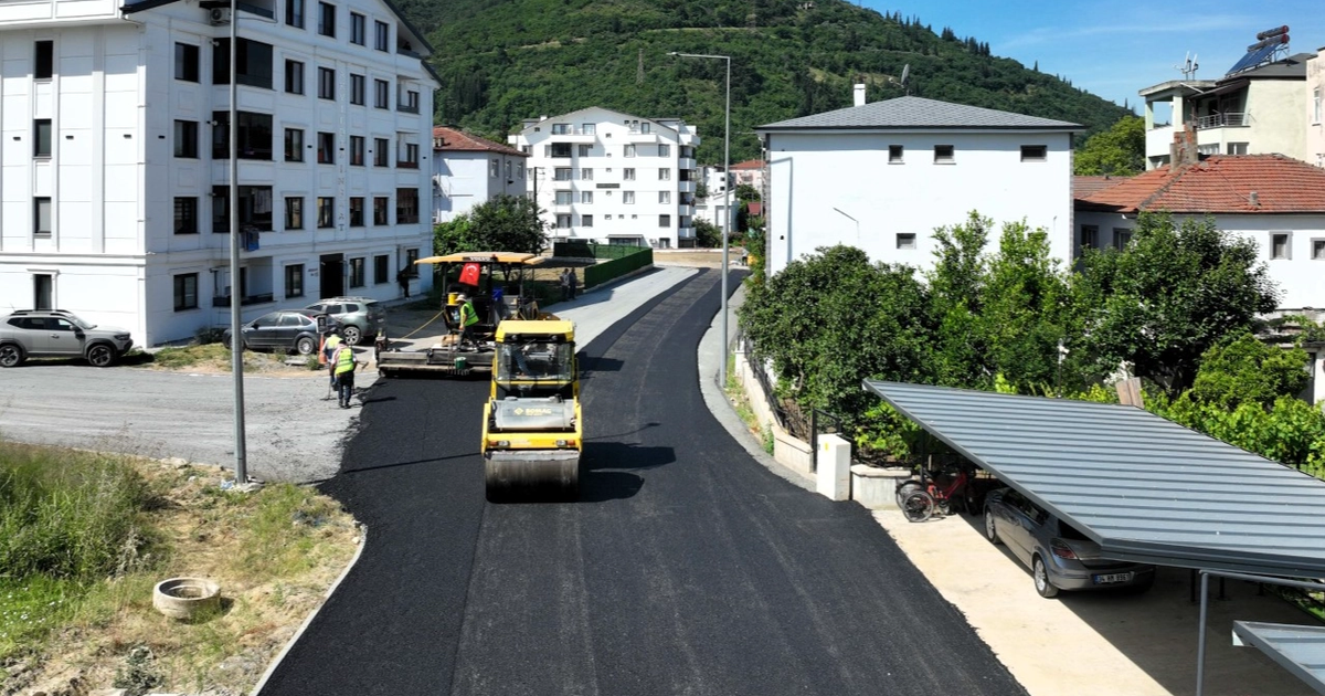 Kocaeli'de Karamürsel Caddesi baştan sona yenileniyor