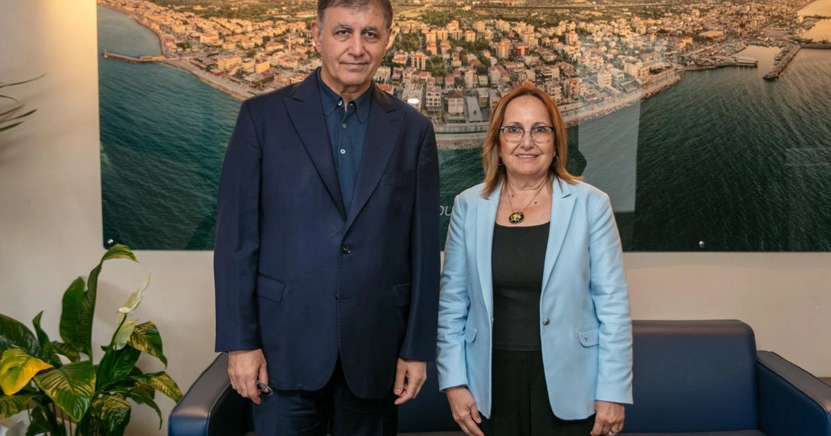 Başkan Tugay Güzelbahçe'de esnaf ve vatandaşlarla buluştu