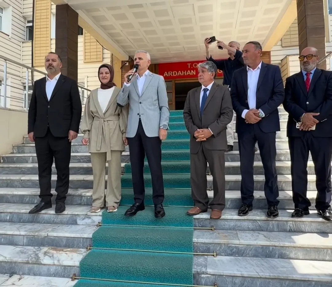 Vali Çiçekli'nden itiraf: "Büyük Cehalet Etmişim, İdarecilik Ateşten Gömlekmiş"