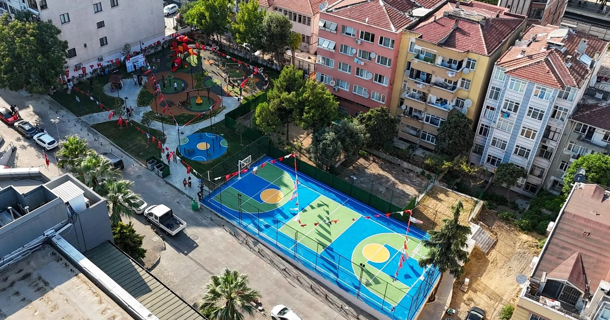 Bakırköy Vefa Parkı yenilenen yüzüyle hizmete açıldı