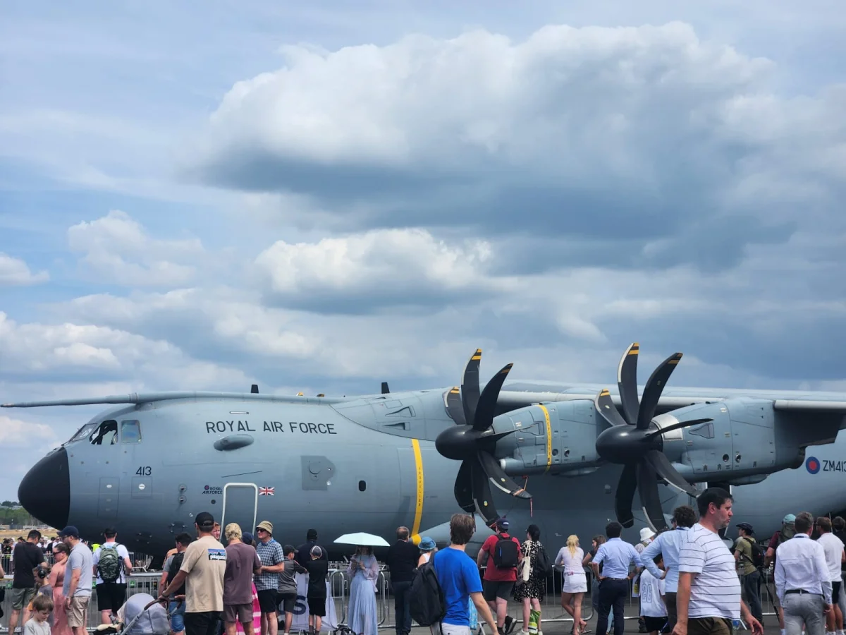Farnborough Airshow 2026'da son hün coşkusu: BAE Akrobasi ekibi gökyüzüne damga vurdu