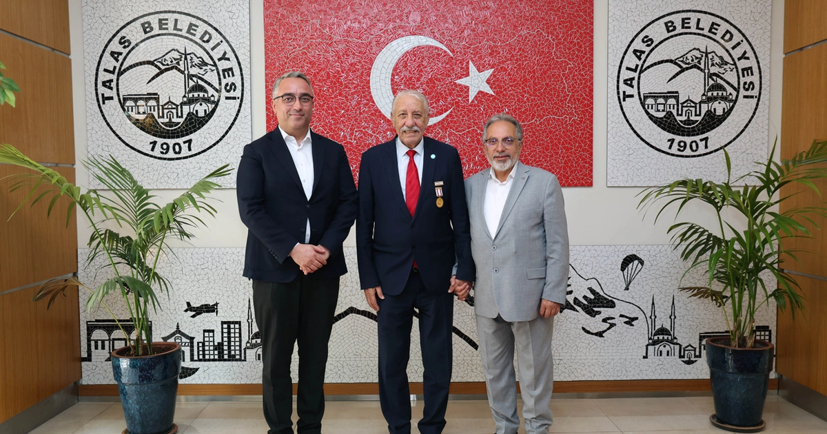 KKTC Öksüzoğlu'ndan Başkan Yalçın'a ziyaret