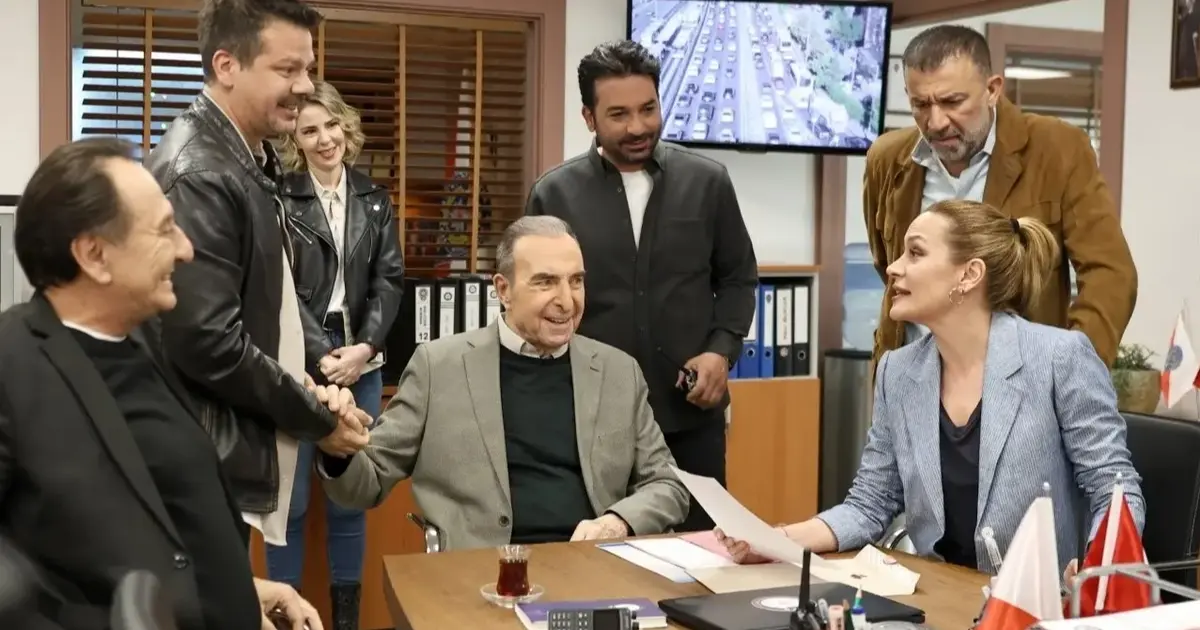 20 yıllık dizi Arka Sokaklar veda etti