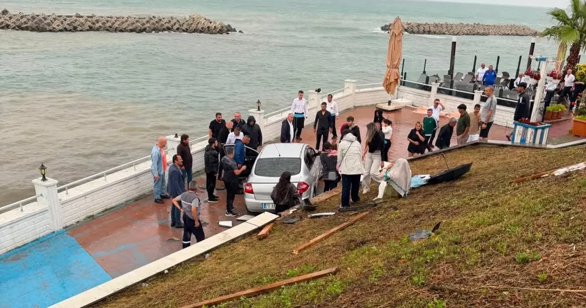 Düzce Akçakoca'da korkutan kaza - Gündem Haberleri