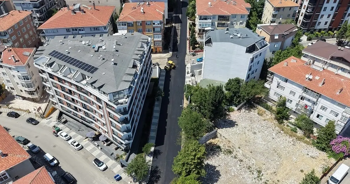 İstanbul Maltepe'de asfalt seferberliği sürüyor