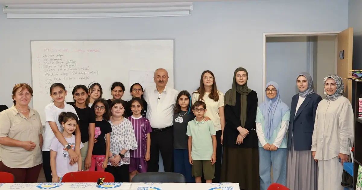 Başkan Büyükgöz yaz okulu öğrencileriyle buluştu - Eğitim Haberleri
