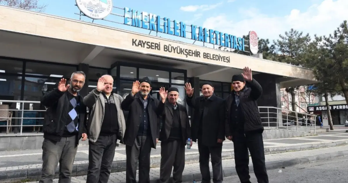 Kayseri Büyükşehir'den Emekliler Kafetaryaları