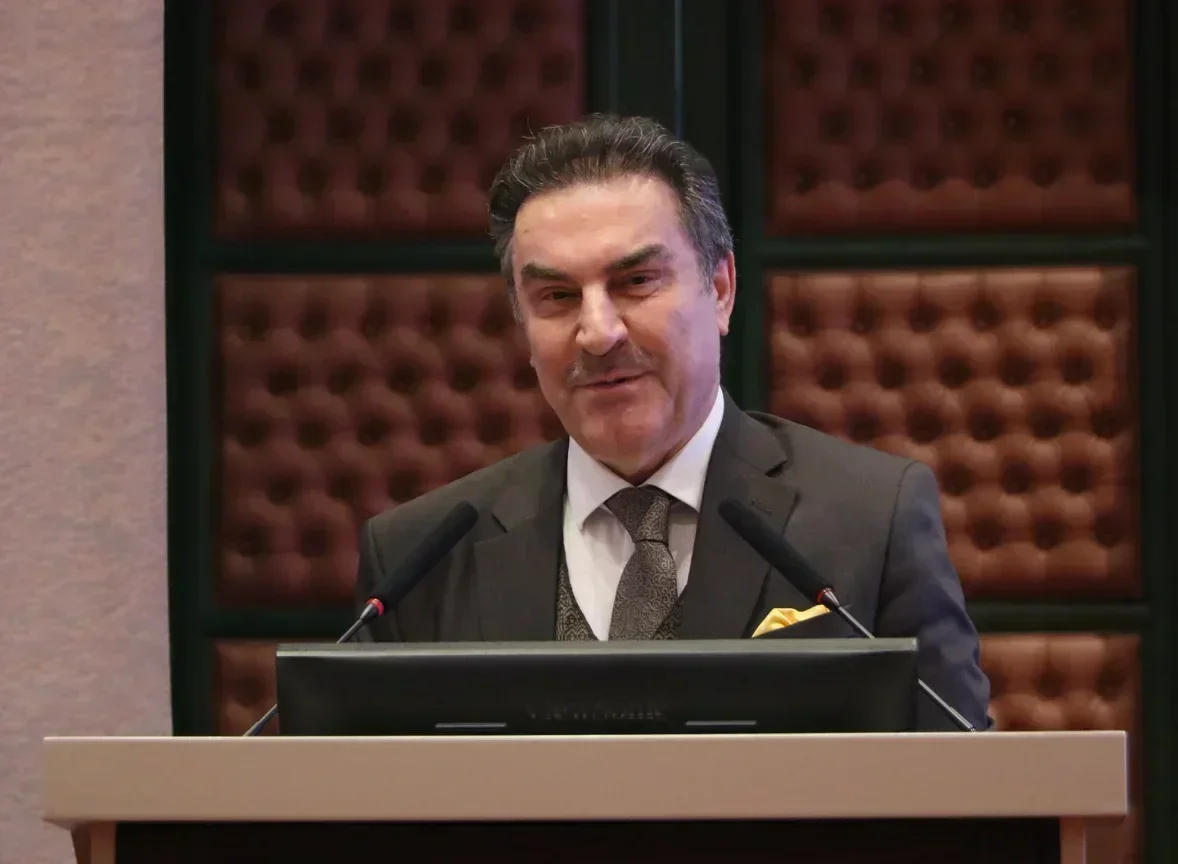 Prof. Dr. Zakir Avşar: ''Muhalefet çamurda oynarken neden sosyal konut?'' - Siyaset Haberleri