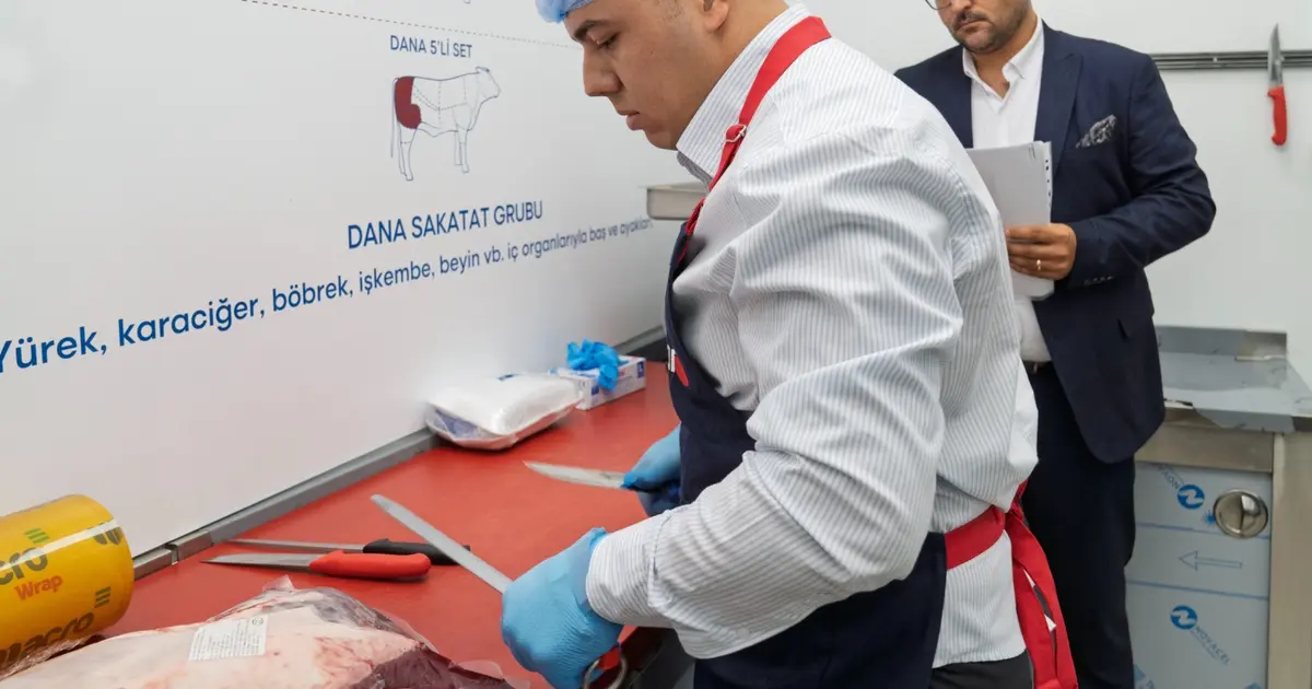 Eş-dost yok, liyakat var!