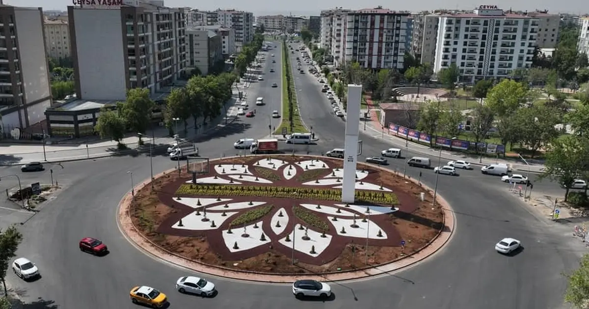 Diyarbakır Fırat Bulvarındaki kavşak kurakçıl peyzajla yenilendi - Gündem Haberleri