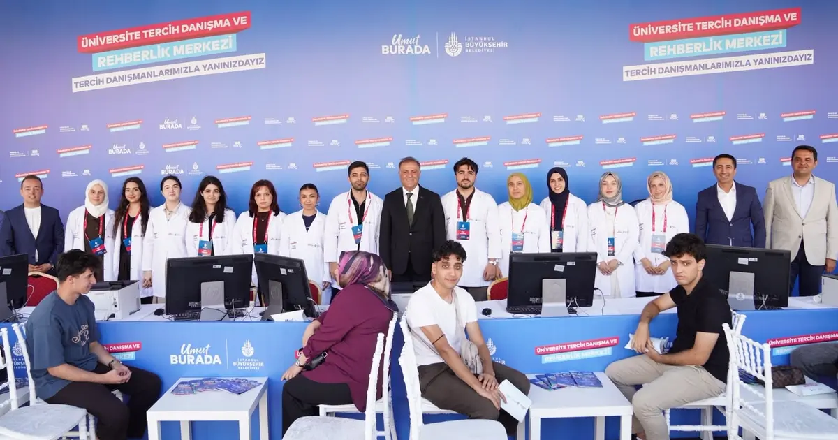 İBB, üniversite tercihlerinde gençlerin yanında - Eğitim Haberleri