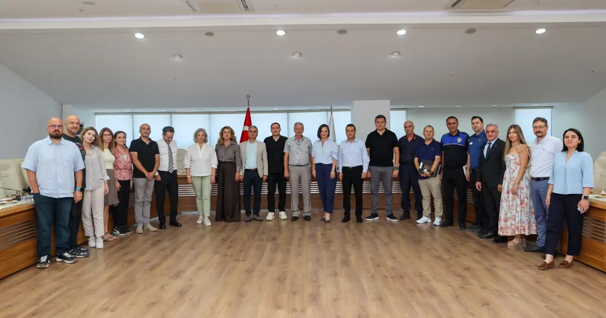 İzmir Karabağlar’da sahipsiz atık alarmı!