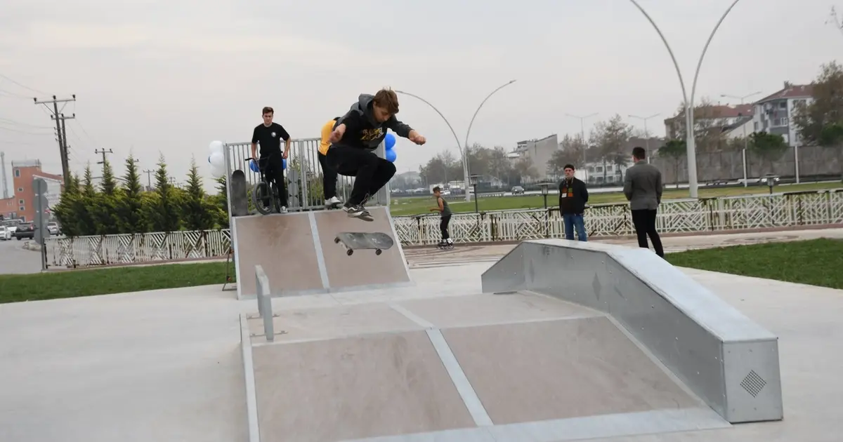 Bursa'da İnegöllü gençlere yeni kaykay park