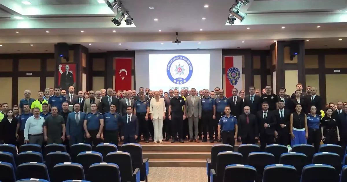 Antalya Emniyeti’nde 66 personele ödül, emekliye ayrılan 33 personele plaket