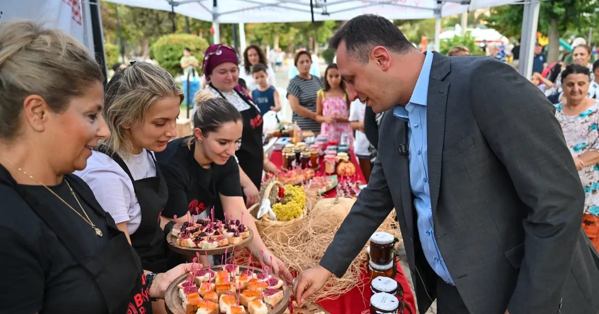 İzmir Bornova’da doğal lezzetler halkla buluşuyor