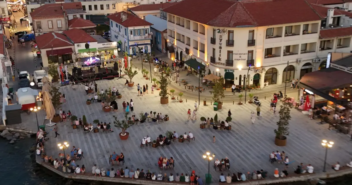 Ayvalık, Tarihi Gümrük Meydanı'na kavuştu