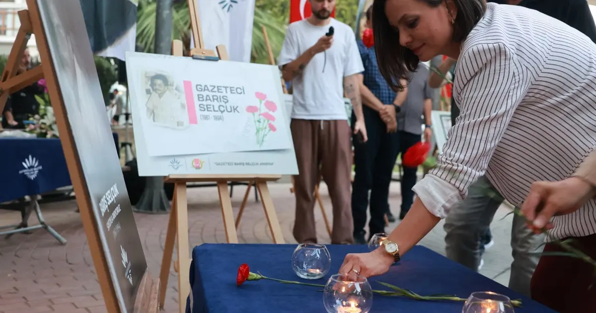 İzmir Karabağlar'da Gazeteci Barış Selçuk saygıyla anıldı - Gündem Haberleri