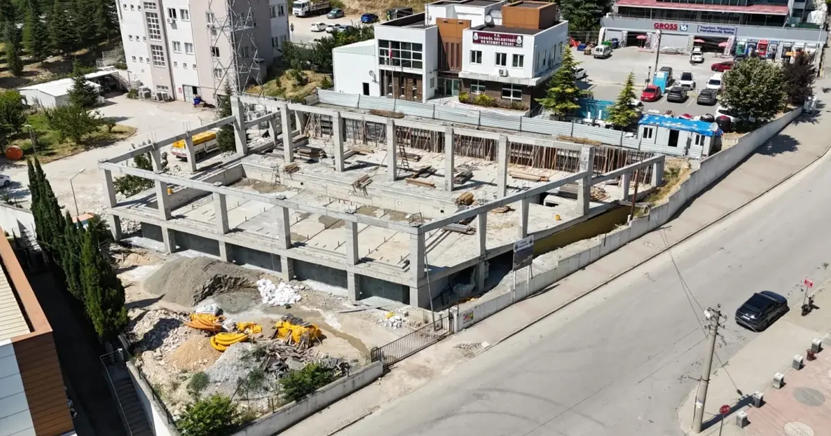 Bursa İnegöl'de Alanyurt Yüzme Havuzu'nda çalışmalar tam gaz