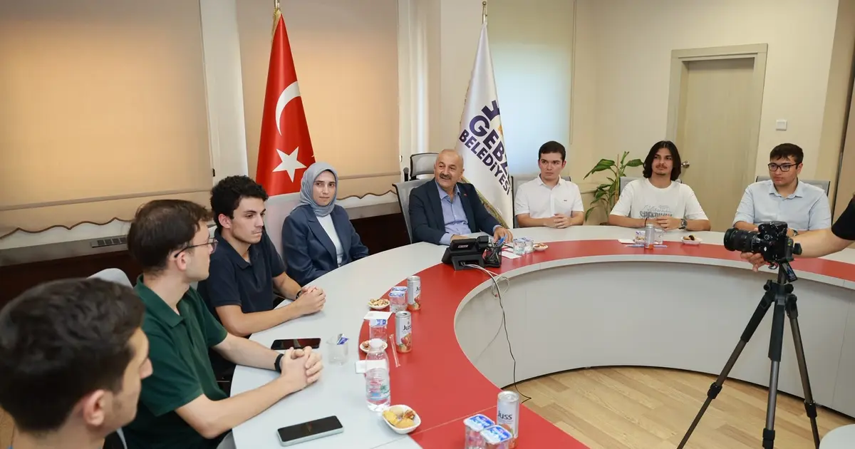 Gebze'de Başkan Büyükgöz YKS şampiyonlarını ağırladı - Gündem Haberleri