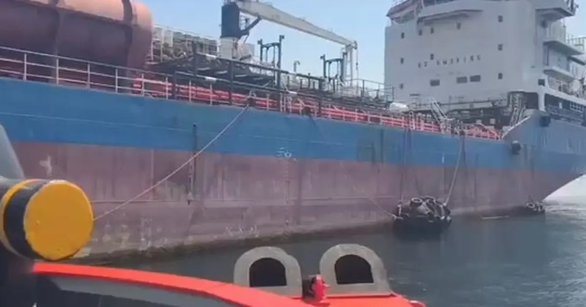 Yalova'da makine arızası yapan tanker güvenli bölgeye çekildi