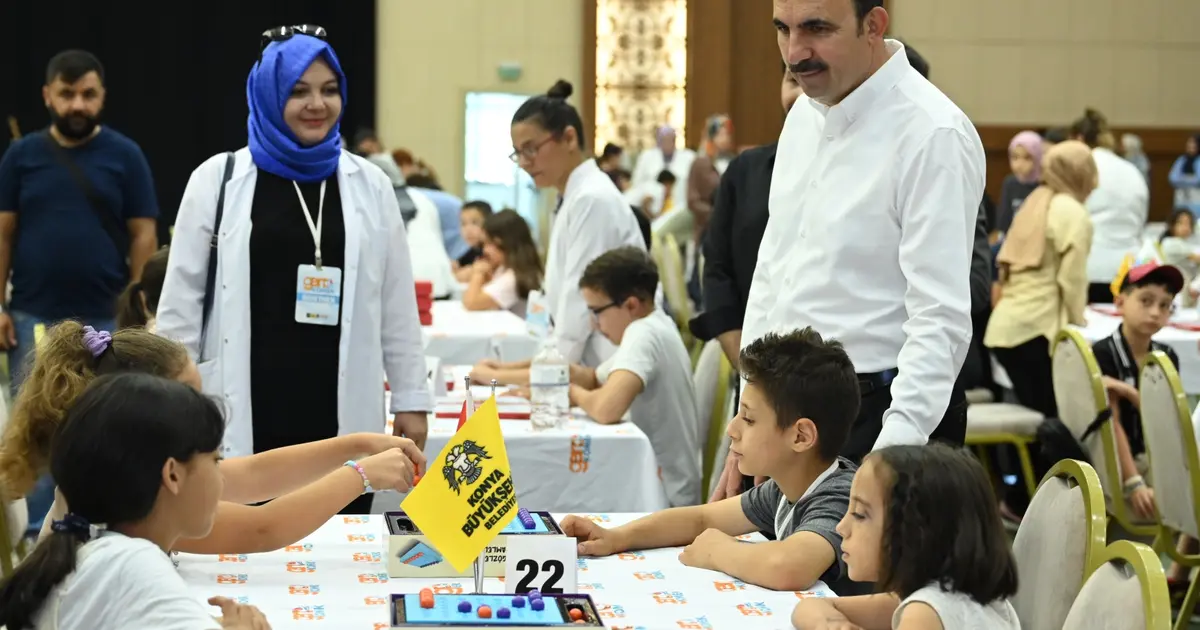 Konya'da Başkan Altay öğrencilerin heyecanına ortak oldu