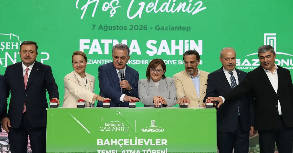 Gaziantep’te bin konut için anahtar teslimi yapıldı... 5 bin konutluk projeye temel