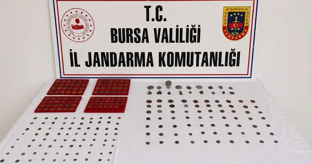 Bursa'da tarihi eser operasyonu! 273 sikke ve 18 obje ele geçirildi