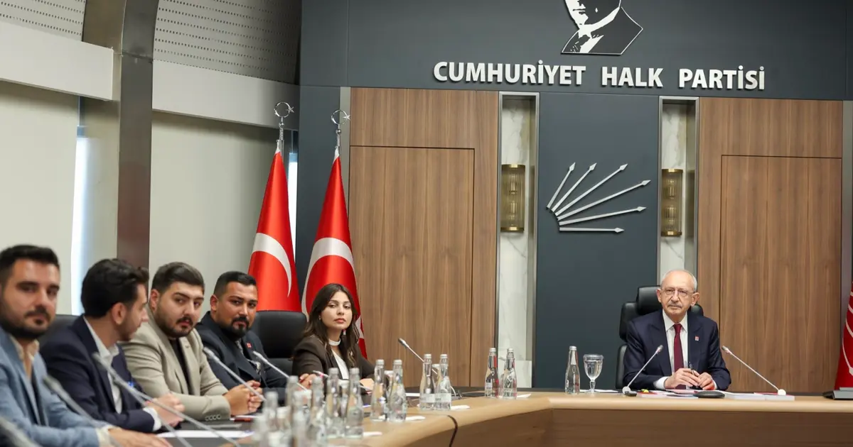Kılıçdaroğlu, CHP Gençlik Kolları yönetimiyle buluştu - Siyaset Haberleri