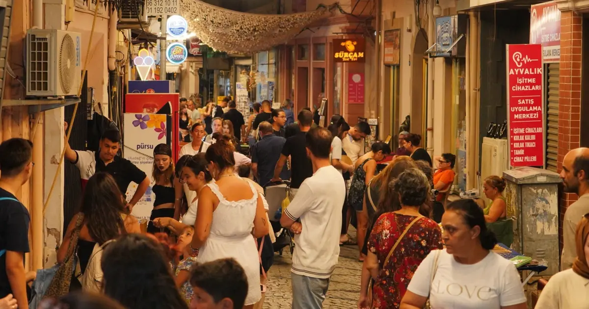 Ayvalık’ta üretici ve el emeği pazarı renk katıyor - Gündem Haberleri