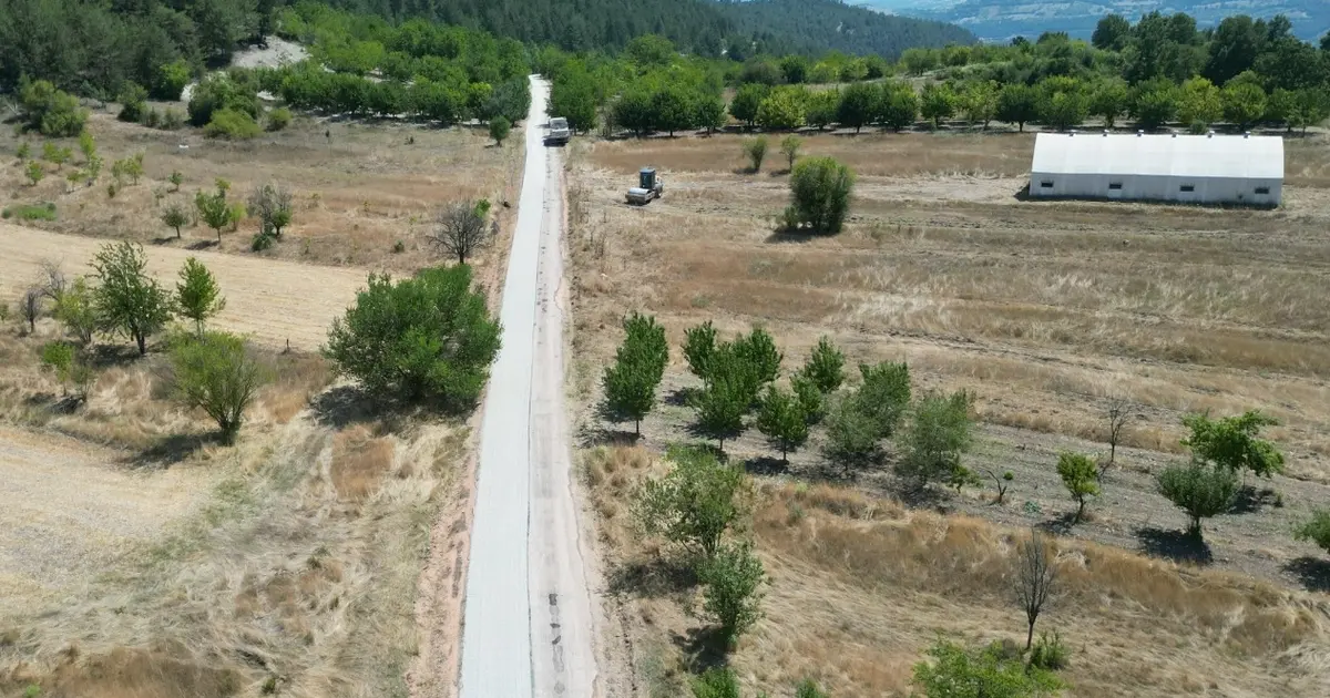 Bursa Keles'te yollar hem yenileniyor, hem genişliyor