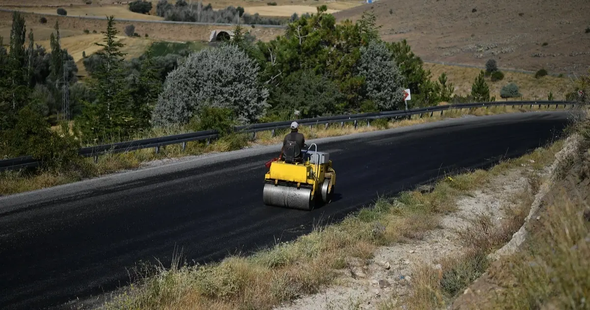 Kayseri Büyükşehir'den kırsalda yol çalışması