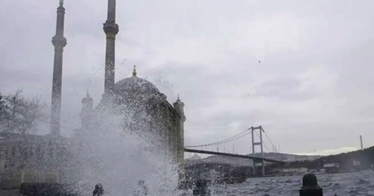 Meteoroloji'den iki bölgeye kritik uyarı! Kuvvetli sağanak ve rüzgar geliyor!