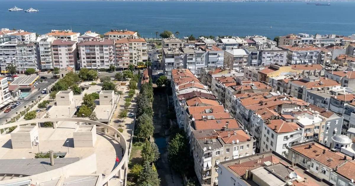 İzmir Körfezi'ne açılan Poligon Deresi’nde dip temizliği