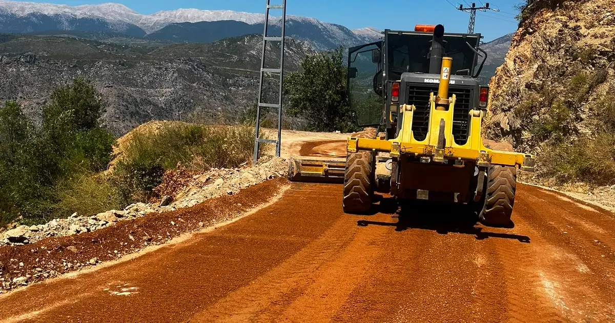 Alanya’nın kırsal yollarında yoğun mesai