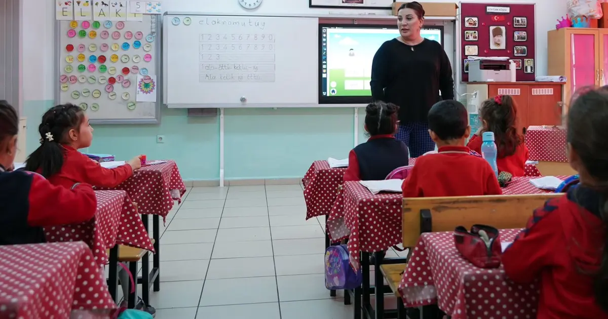Sözleşmeli öğretmen eşlere il değişikliği müjdesi... Başvurular 12 Ağustos’ta başlıyor