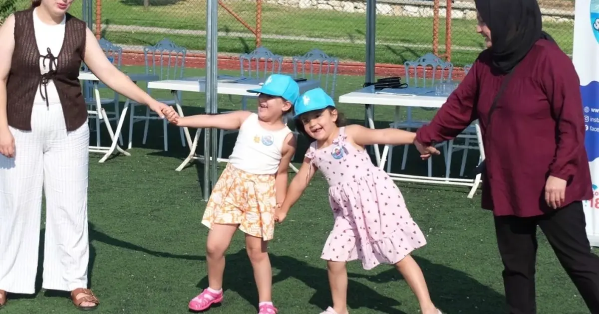 Eskişehir'de çocuklar ve aileler su kahramanı oldu