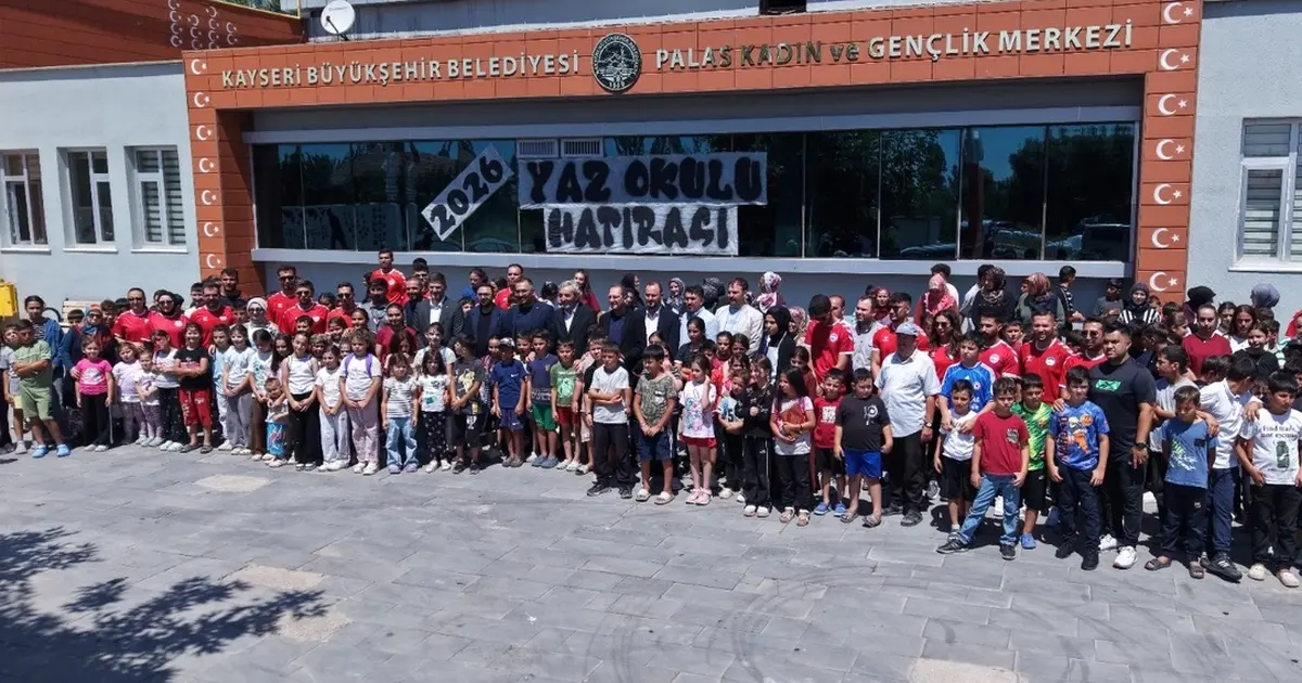 Kayseri Büyükşehir yaz okullarından görkemli final