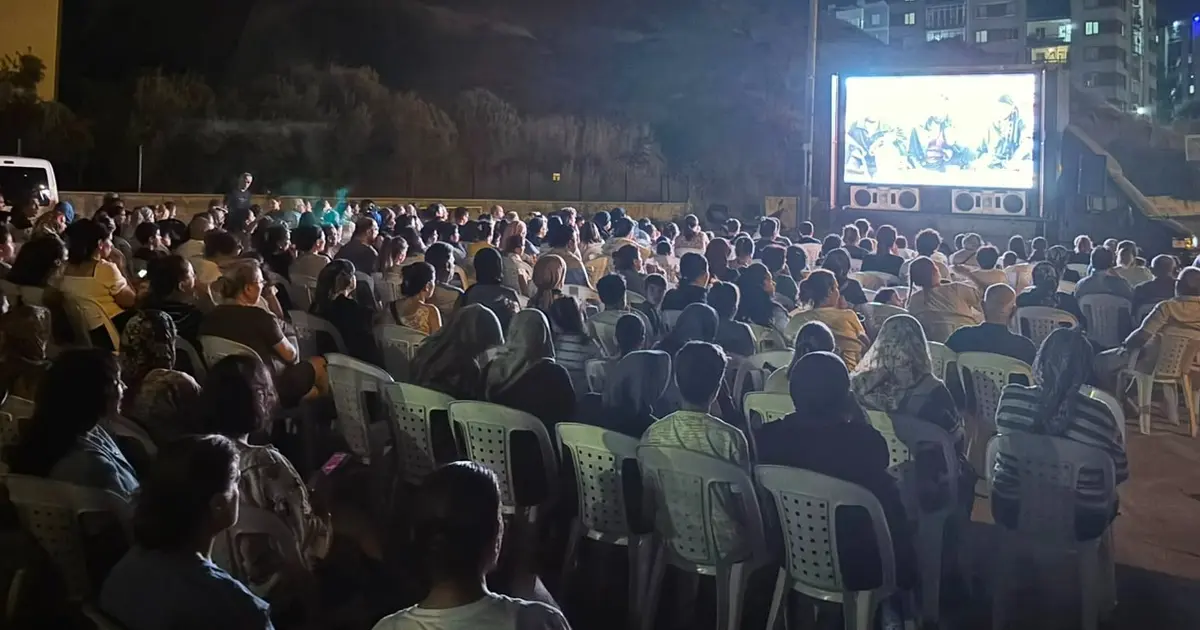 İzmir Çiğli’de Mahalle Sinema Günlerine büyük ilgi