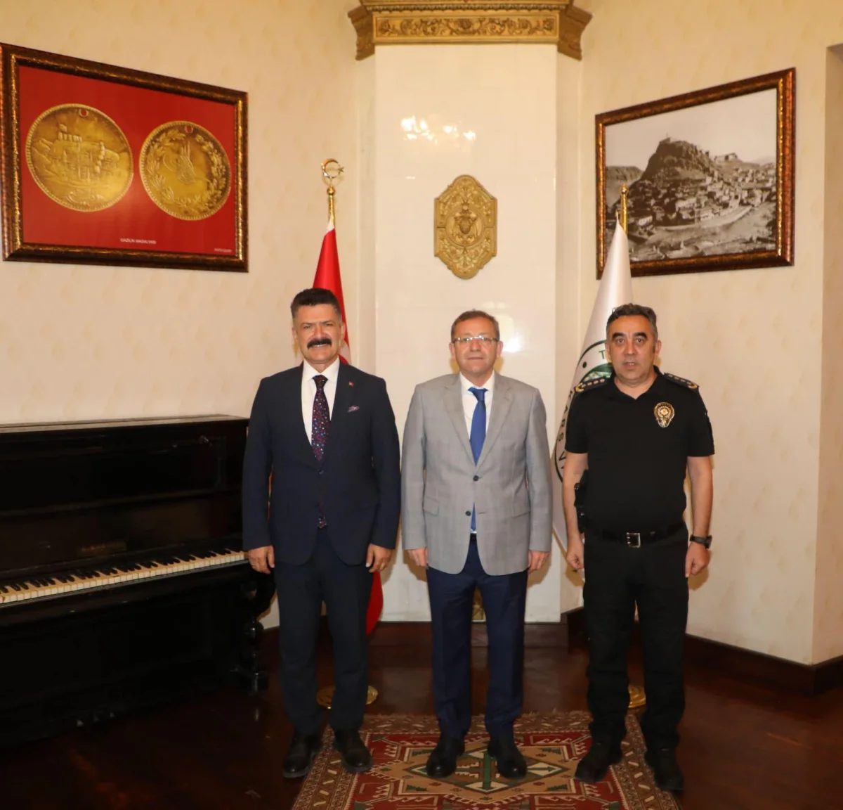 Vali Ziya Polat, İl Emniyet Müdürü Tombul ve Polis Başmüfettişi Esertürk’ü Kabul Etti - Gündem Haberleri