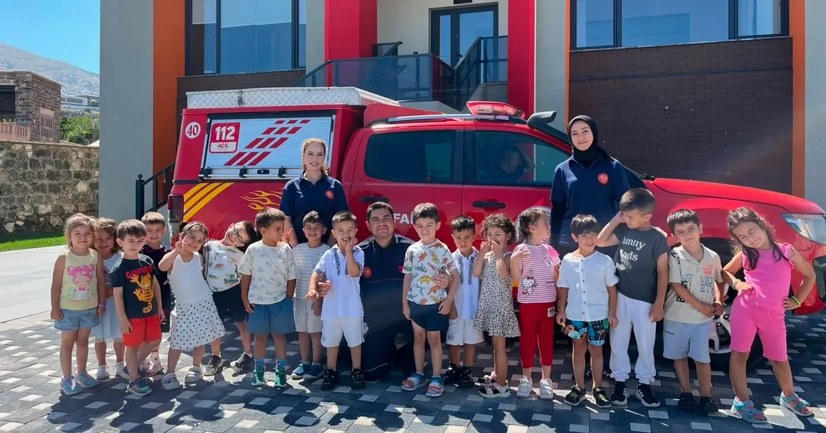 Kayseri İtfaiyesi'nden miniklere yangın eğitimi