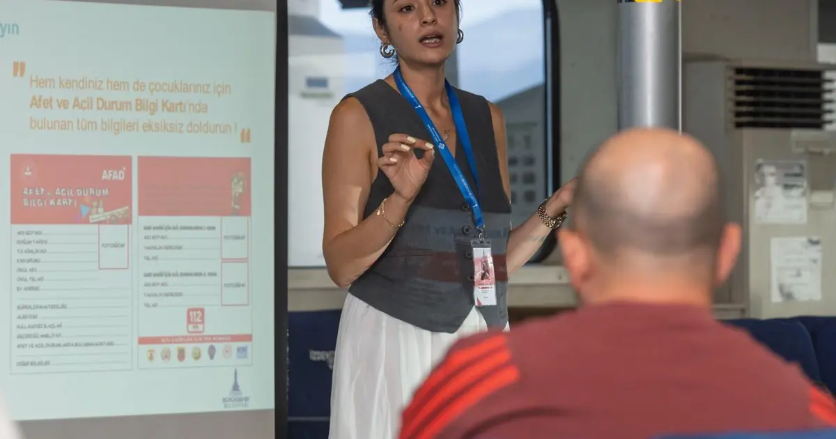 İzmir'de İZDENİZ personeline afet ve yangın eğitimi